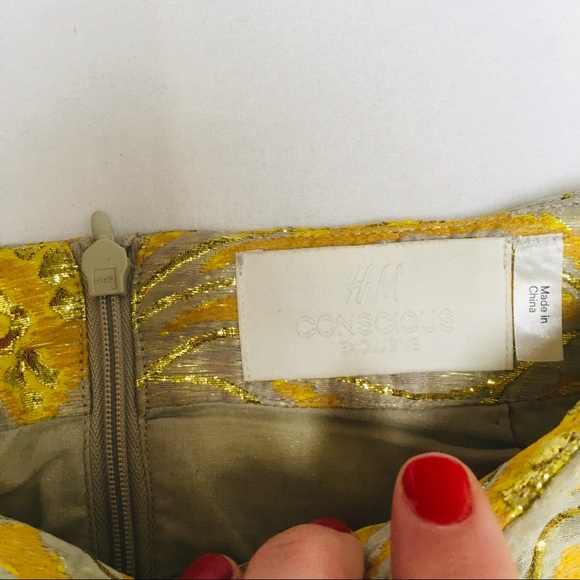 HOST PICK 🍭 Tapestry Treat! Sweet n’ sexy skirt, amazing fabric! - Picture 5 of 13